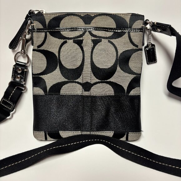 Coach Signature Stripe Swingpack Crossbody Shoulder Handbag Purse - Picture 1 of 3